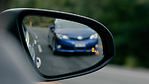 儘管有四分之三的車輛可以安裝盲點監控器，美國汽車協會（AAA）建議，司機在變更車道時，還應繼續用自己的眼睛觀察。(Fotolia)