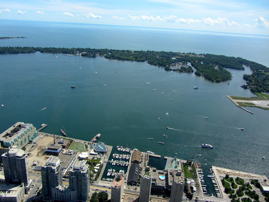 Toronto_Islands_from_CN_Tower_(2012).jpg