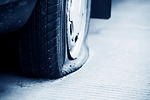 如何防止慢性漏氣導致輪胎受損（俗稱“爆胎”）(Shutter stock)
