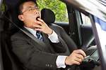 睡眠不足開車和醉酒駕駛 哪個更危險？