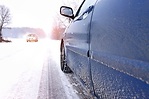 建議室外氣溫降低時可開始更換冬季胎，以保障行車的安全。(Istock)