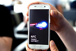 NFC(Near Field Communication)爲非接觸式近距離無線通信技術，可在 10cm 內的短距離裏實現終端機的雙向數據收發信息。(Hyundai)