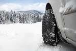 　　使用適當的冬季輪胎，你可在冰雪凜冽的冬季駕駛高性能汽車。事實上，我們推薦這樣做，因為它充滿樂趣。下面便是在寒風刺骨、冰封雪凍中我們喜歡駕駛馳騁的一些高性能汽車。(Fotolia)
